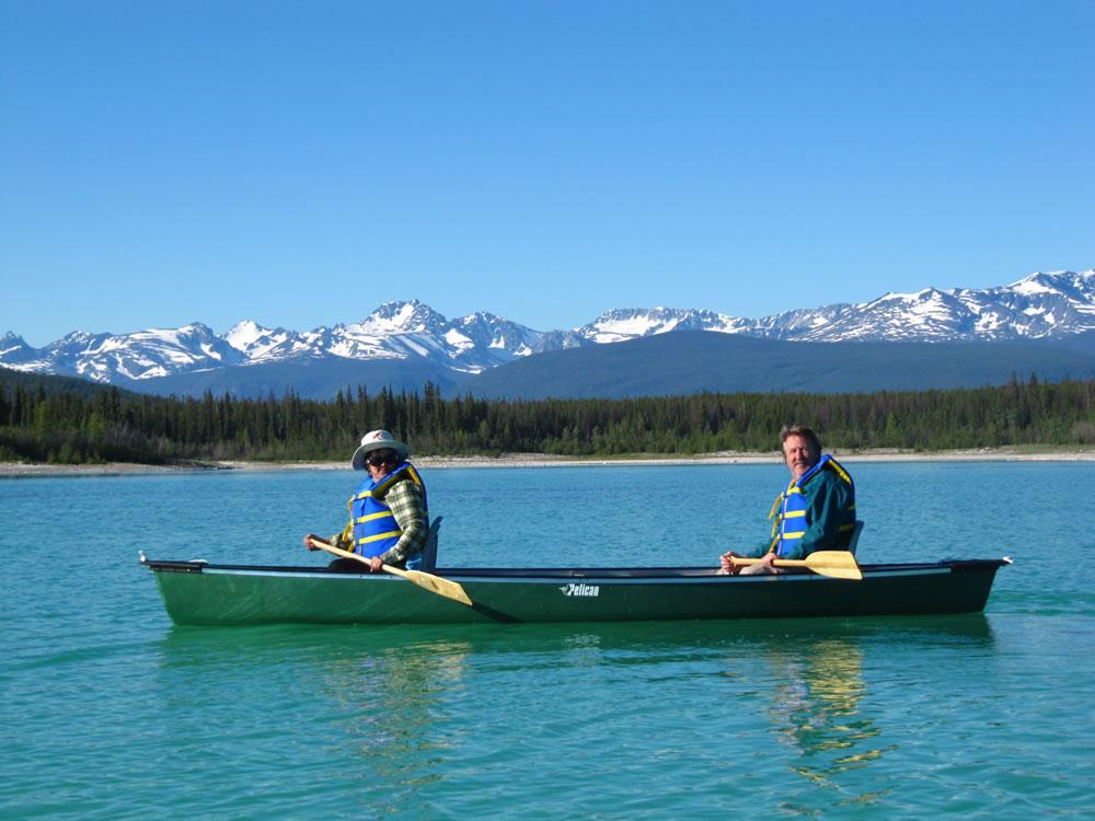 Eagle Bear Lodge Tatla Lake Exterior foto