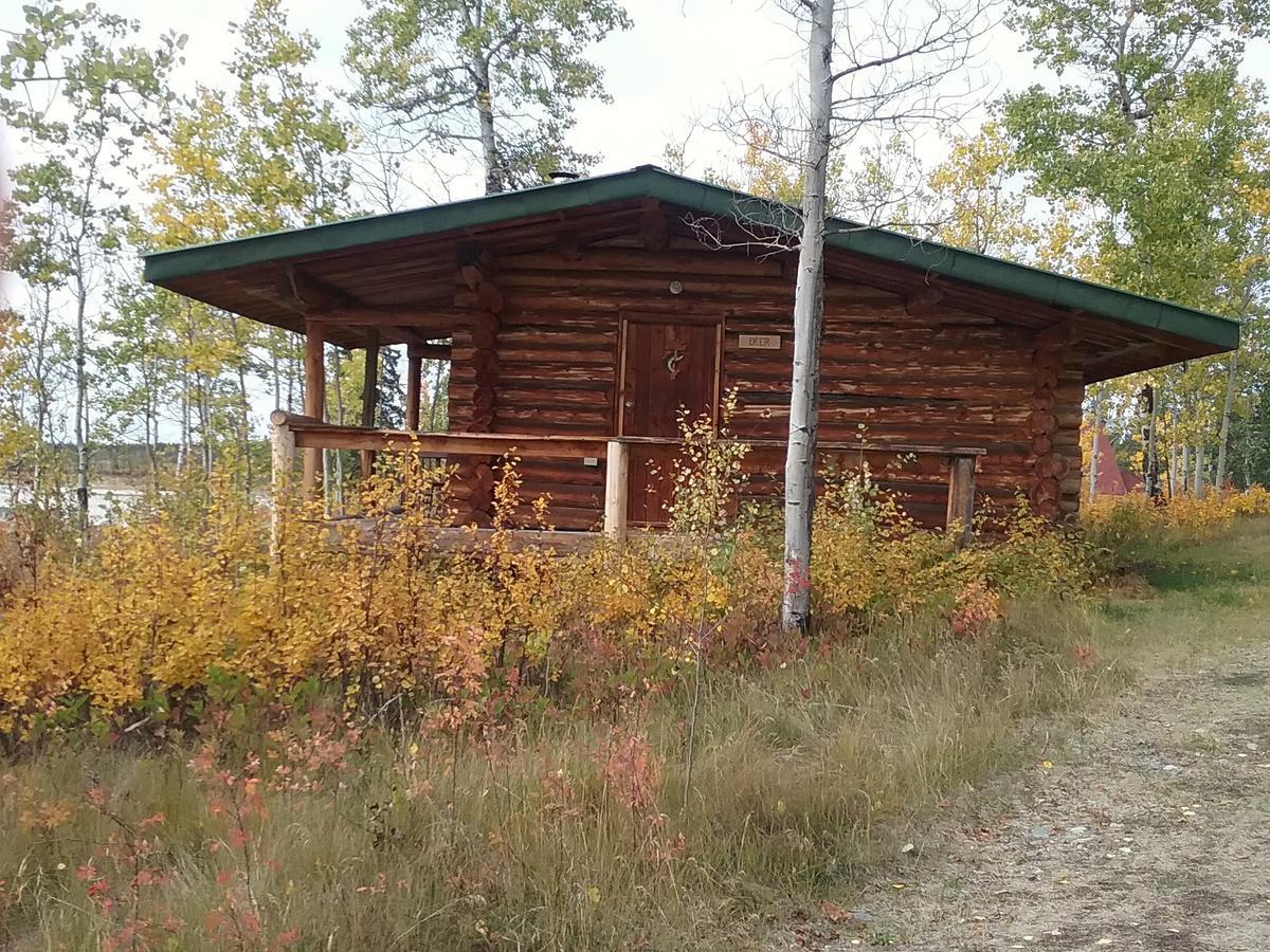 Eagle Bear Lodge Tatla Lake Exterior foto