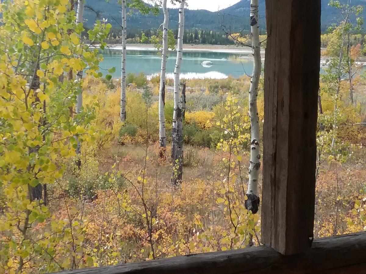 Eagle Bear Lodge Tatla Lake Exterior foto